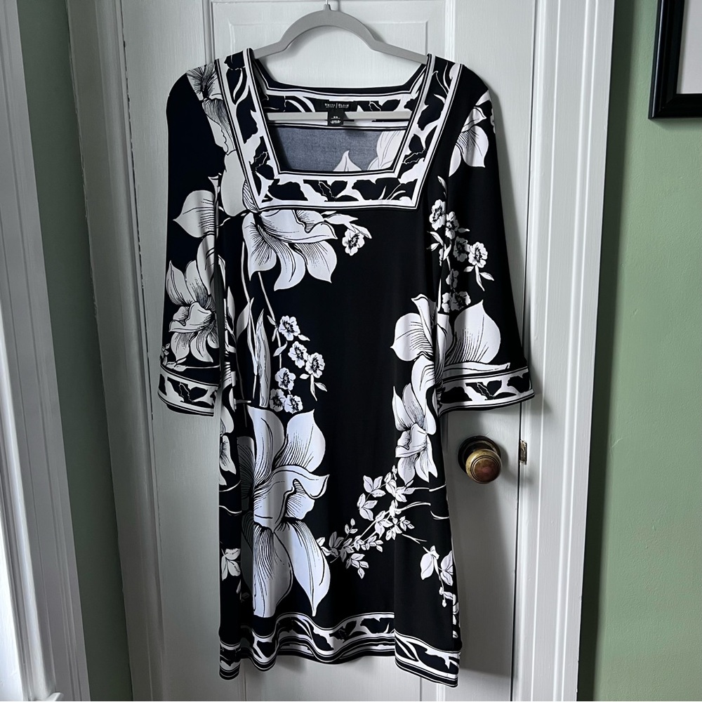 White House Black Market Black and White Floral Dress Size XS